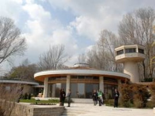 În vacanţa de Paşti, preşedintele Băsescu n-a părăsit vila din Neptun nici măcar un minut